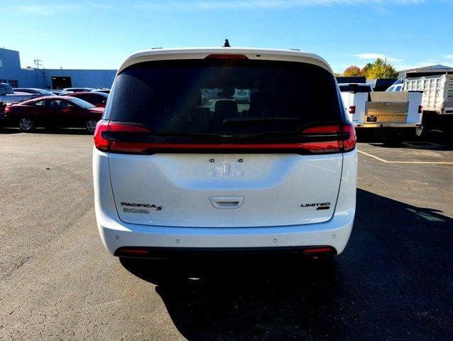 new 2023 Chrysler Pacifica car, priced at $44,588