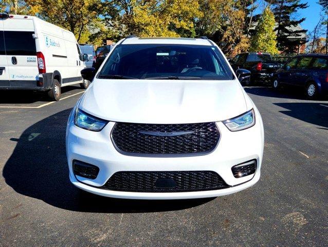 new 2023 Chrysler Pacifica car, priced at $44,588