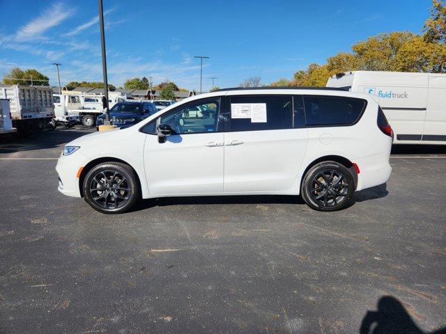 new 2023 Chrysler Pacifica car, priced at $44,998