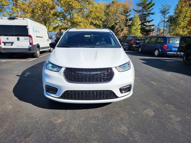 new 2023 Chrysler Pacifica car, priced at $44,998