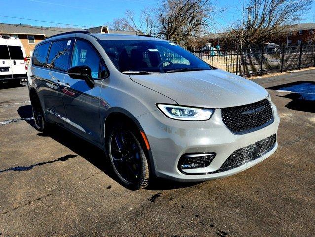 new 2025 Chrysler Pacifica car, priced at $55,775