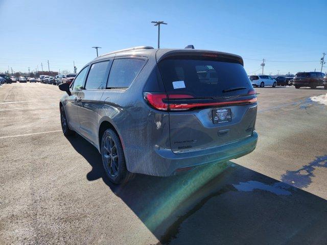 new 2025 Chrysler Pacifica car, priced at $55,775