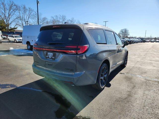 new 2025 Chrysler Pacifica car, priced at $55,775