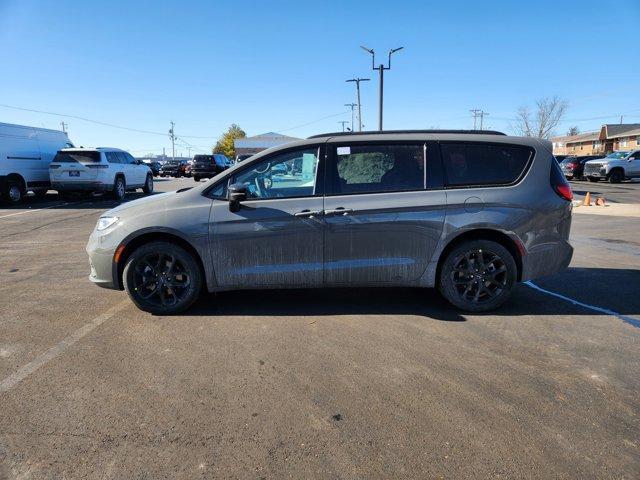 new 2025 Chrysler Pacifica car, priced at $55,775