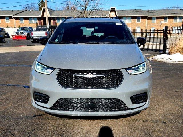 new 2025 Chrysler Pacifica car, priced at $55,719