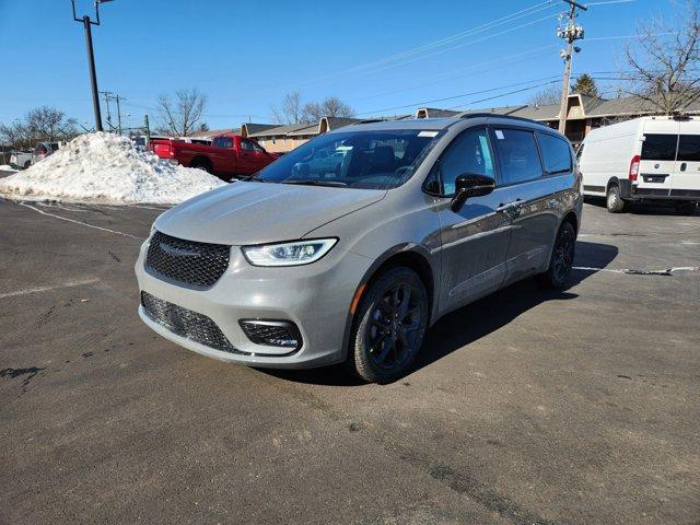 new 2025 Chrysler Pacifica car, priced at $55,775