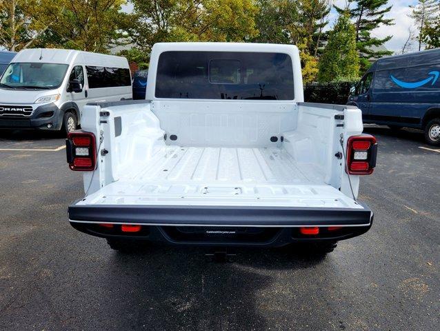 new 2025 Jeep Gladiator car, priced at $54,079