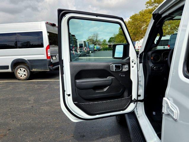 new 2025 Jeep Gladiator car, priced at $54,079