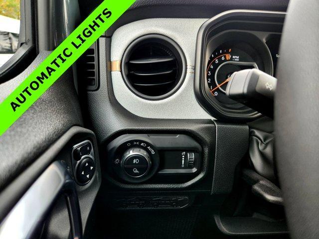 new 2025 Jeep Gladiator car, priced at $46,936
