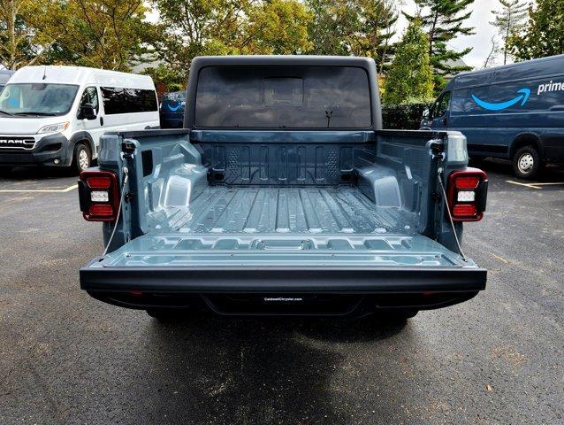 new 2025 Jeep Gladiator car, priced at $46,936