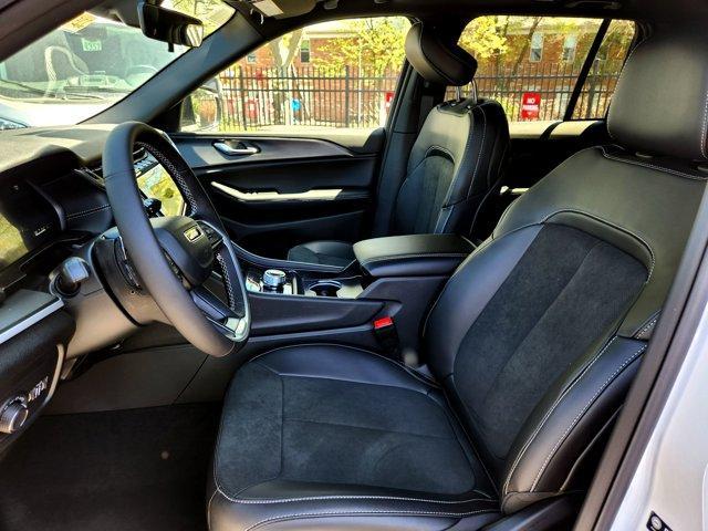 new 2025 Jeep Grand Cherokee car, priced at $43,002