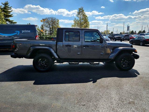 used 2022 Jeep Gladiator car, priced at $35,278