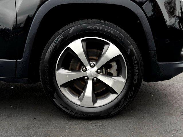 used 2022 Jeep Cherokee car, priced at $25,898