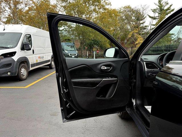 used 2022 Jeep Cherokee car, priced at $25,898