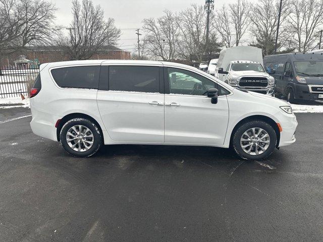 new 2025 Chrysler Pacifica car, priced at $43,037