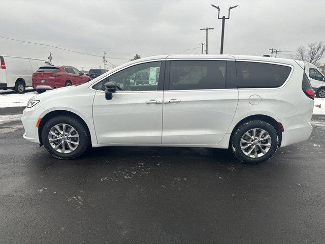 new 2025 Chrysler Pacifica car, priced at $43,037