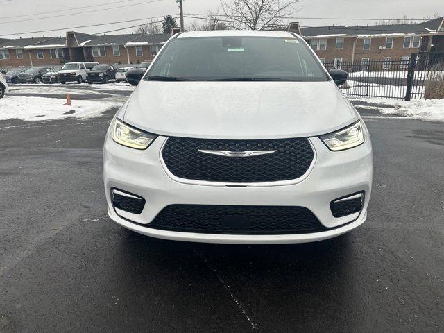 new 2025 Chrysler Pacifica car, priced at $43,037