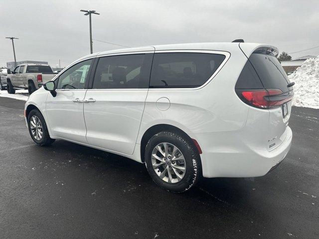 new 2025 Chrysler Pacifica car, priced at $43,037