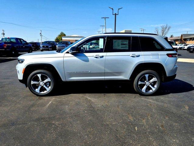 new 2024 Jeep Grand Cherokee car, priced at $42,599