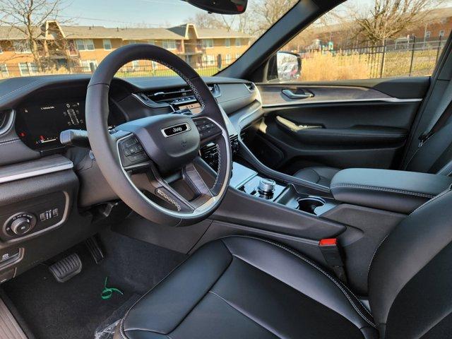 new 2024 Jeep Grand Cherokee car, priced at $43,299