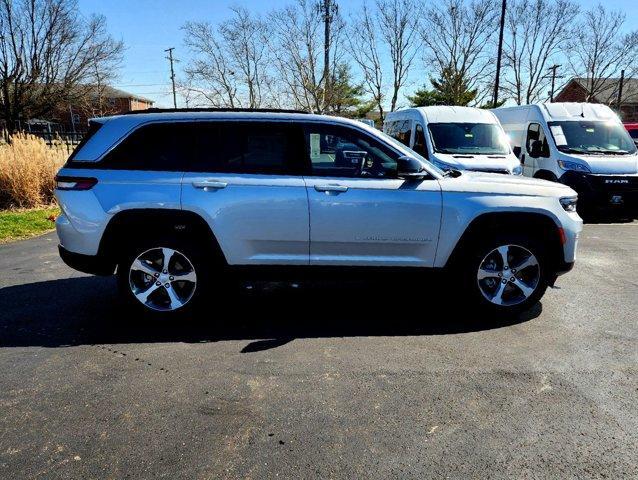 new 2024 Jeep Grand Cherokee car, priced at $42,599