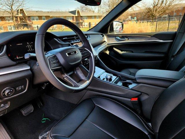 new 2024 Jeep Grand Cherokee car, priced at $42,599