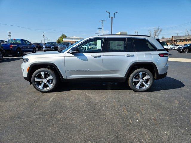 new 2024 Jeep Grand Cherokee car, priced at $43,299