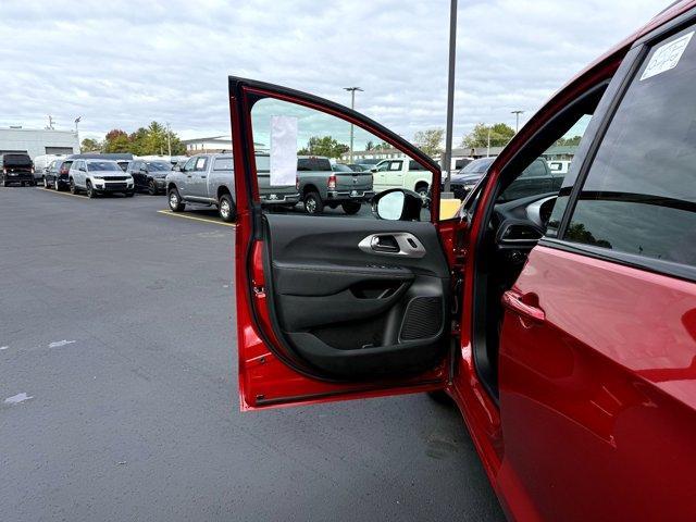 new 2026 Chrysler Pacifica car