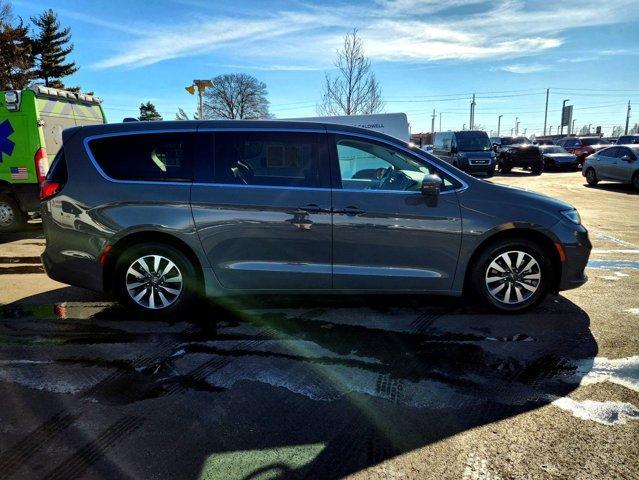 used 2022 Chrysler Pacifica Hybrid car, priced at $26,830