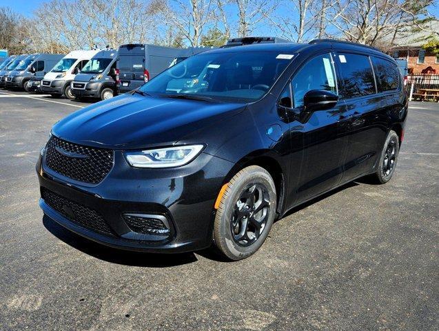 new 2024 Chrysler Pacifica Hybrid car, priced at $58,283