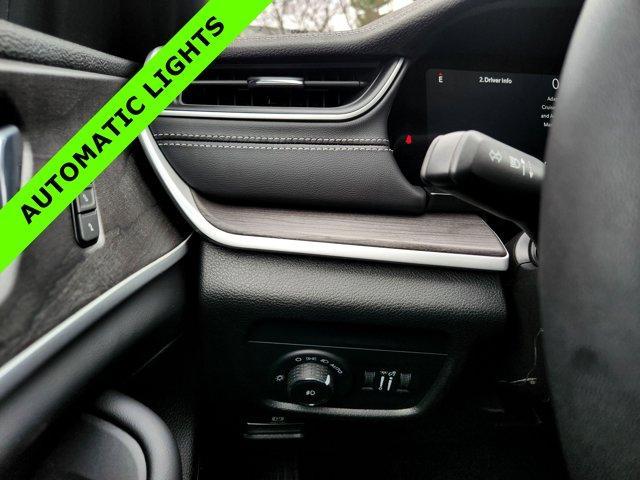 new 2025 Jeep Grand Cherokee car, priced at $49,604