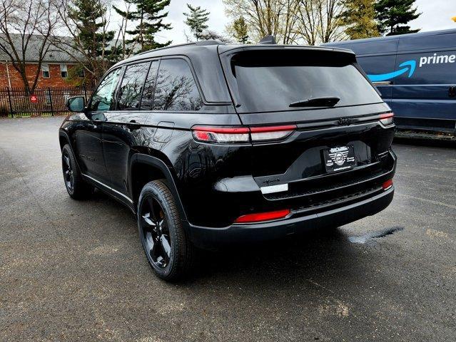 new 2025 Jeep Grand Cherokee car, priced at $49,604