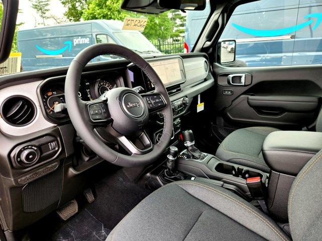 new 2025 Jeep Wrangler car, priced at $45,114