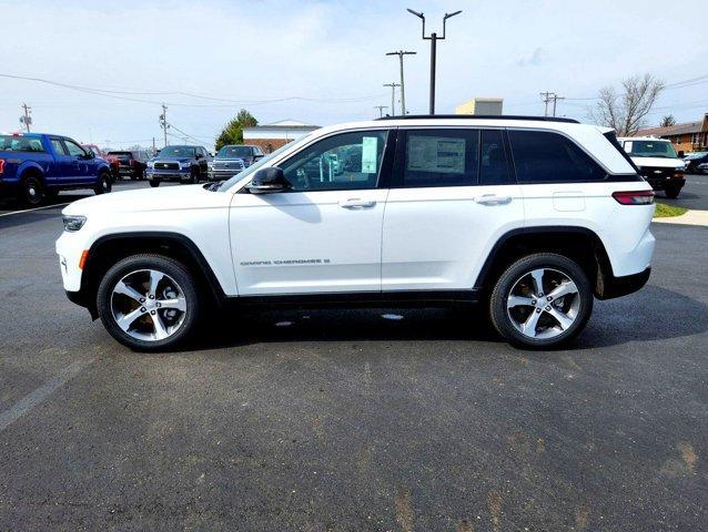 new 2024 Jeep Grand Cherokee car, priced at $43,555