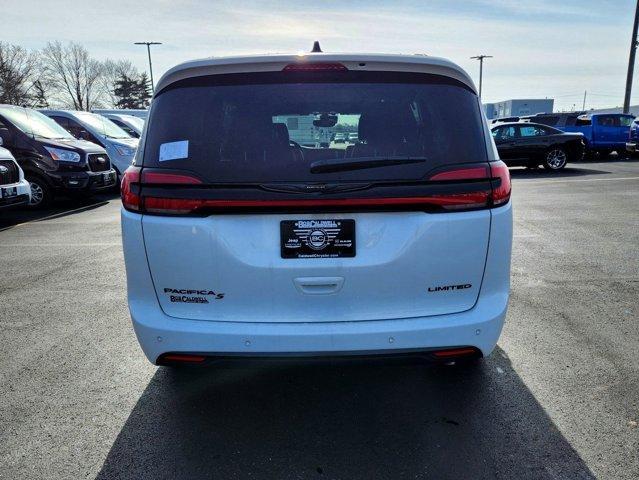 new 2024 Chrysler Pacifica car, priced at $54,016