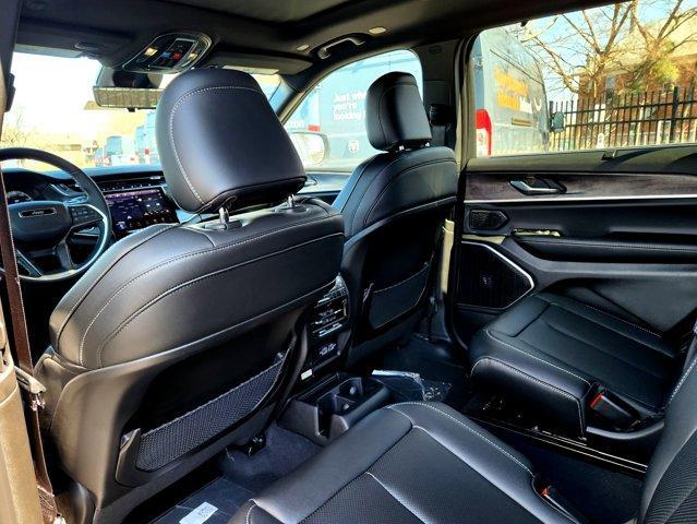 new 2025 Jeep Grand Cherokee L car, priced at $54,900