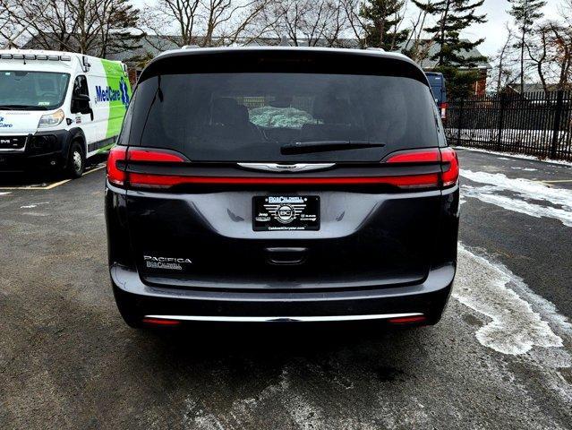 used 2021 Chrysler Pacifica car, priced at $23,784