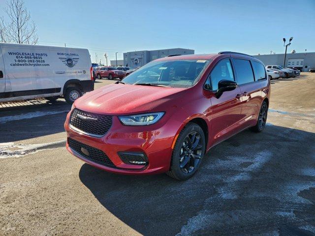 new 2025 Chrysler Pacifica car, priced at $46,584