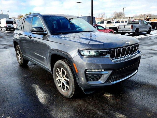 new 2025 Jeep Grand Cherokee car, priced at $46,000