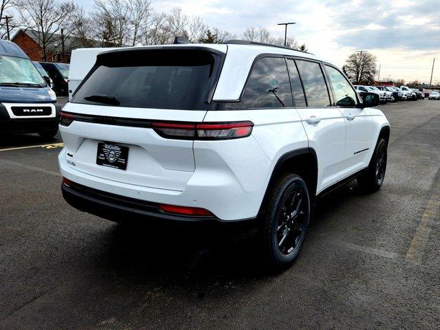 new 2025 Jeep Grand Cherokee car, priced at $40,179