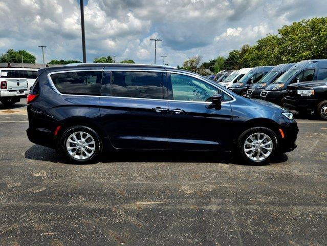 used 2021 Chrysler Pacifica car, priced at $28,620
