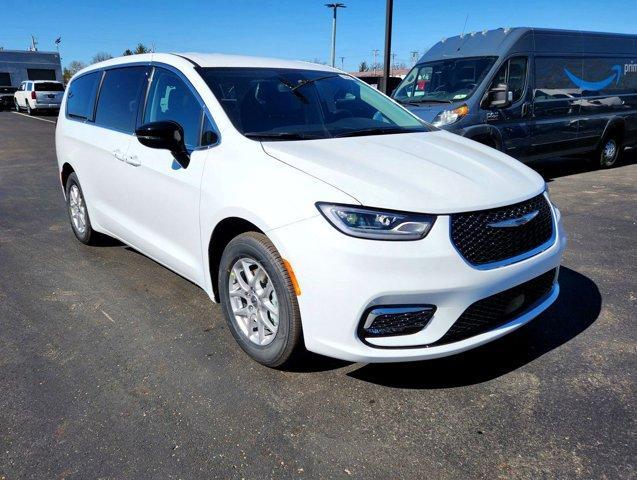 new 2024 Chrysler Pacifica car, priced at $41,585