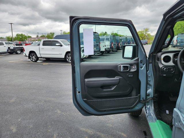 new 2024 Jeep Gladiator car, priced at $46,936