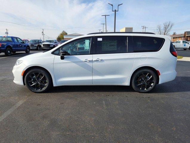 new 2024 Chrysler Pacifica car, priced at $50,203