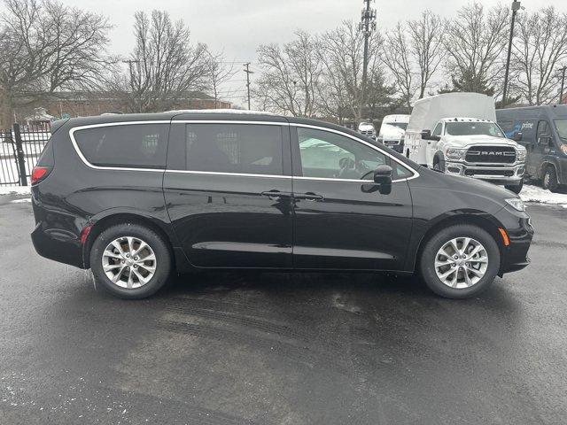 new 2025 Chrysler Pacifica car, priced at $44,546