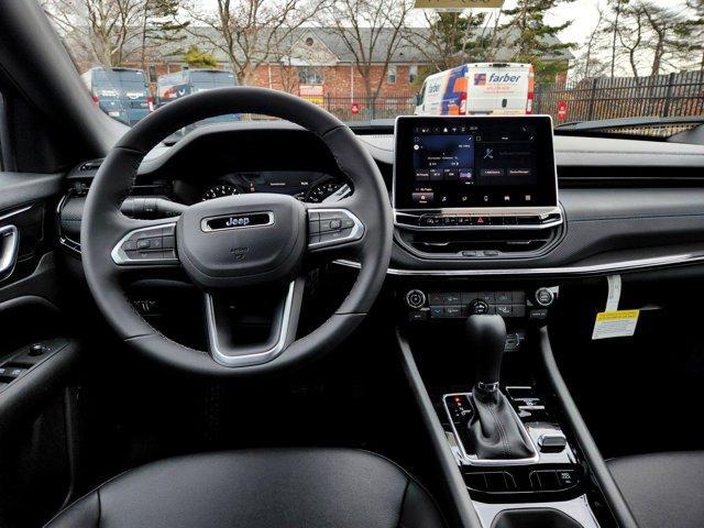 new 2025 Jeep Compass car, priced at $30,090