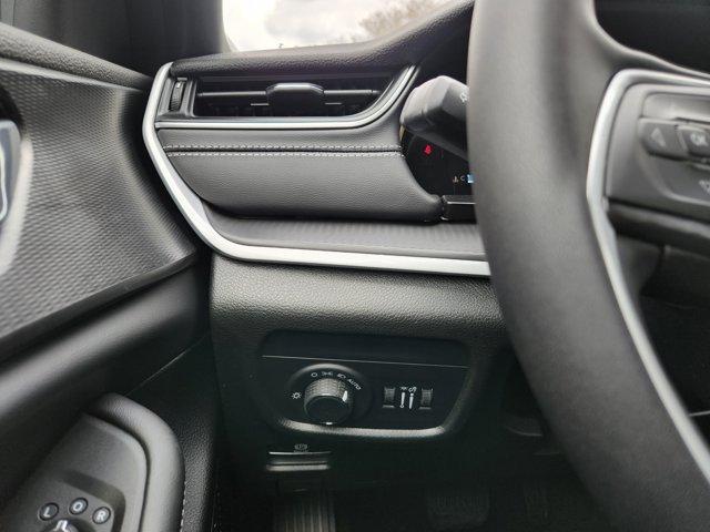 new 2025 Jeep Grand Cherokee L car, priced at $46,613