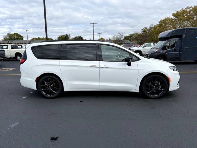 new 2026 Chrysler Pacifica car