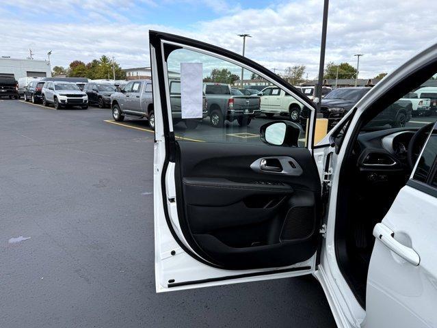 new 2026 Chrysler Pacifica car