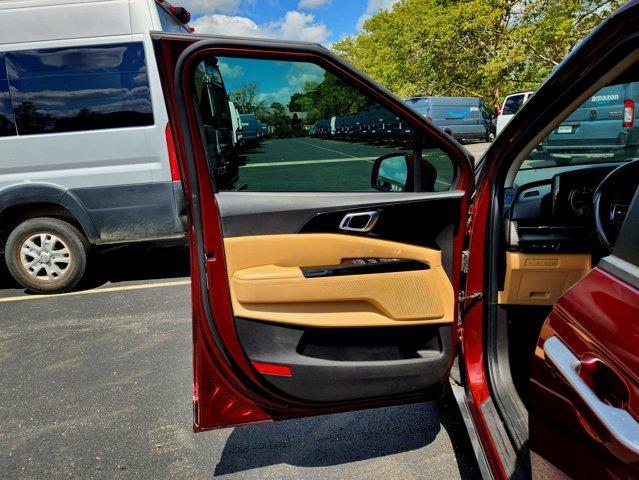 used 2022 Kia Carnival car, priced at $21,086